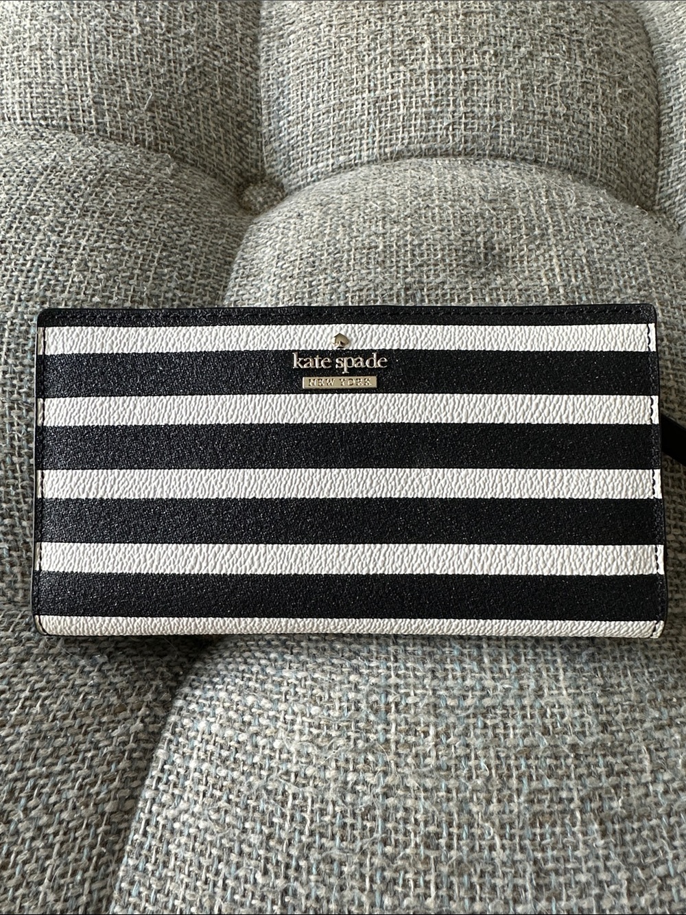 Kate Spade Fairmount Square Stacey Cont Bi-Fold Wallet Striped/Storybook EUC